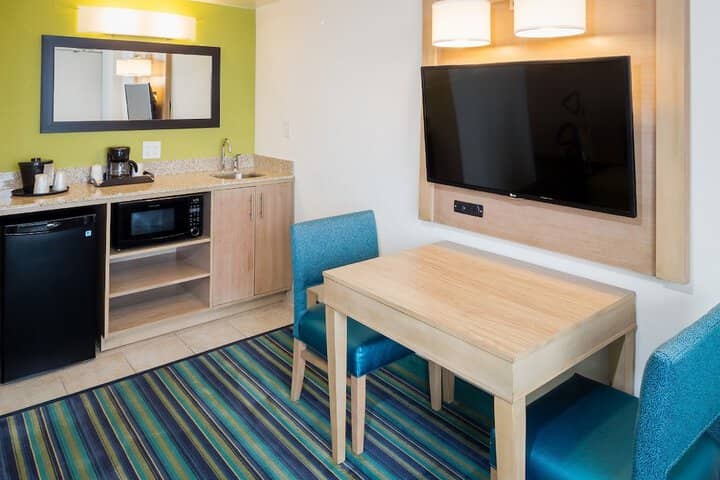 Room 15 of 27