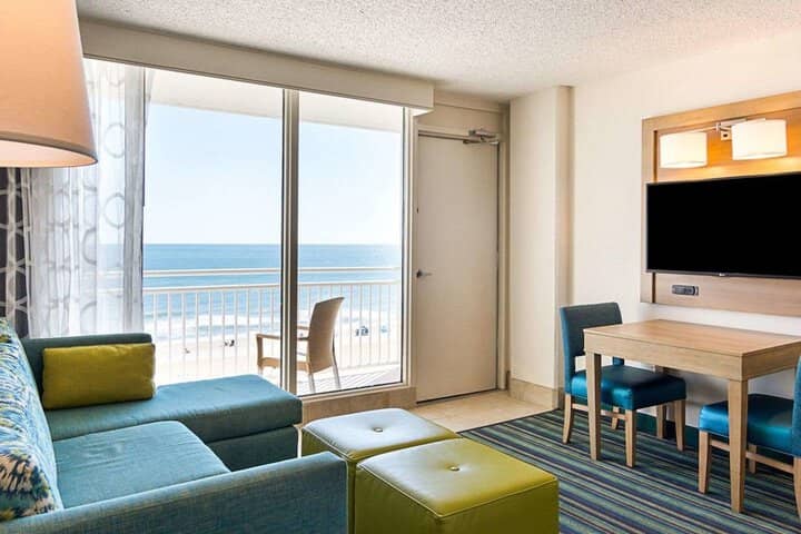 Room 7 of 27