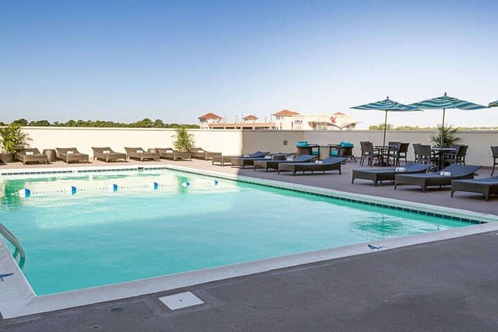 Pool 19 of 27